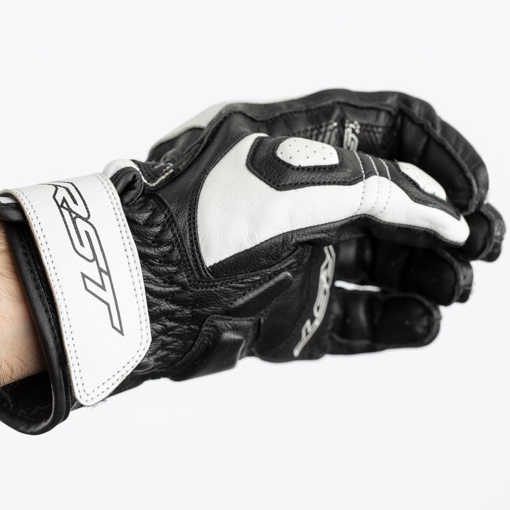 Stunt III CE Ladies Glove - Black / White / 6 (102097-WHI-06)